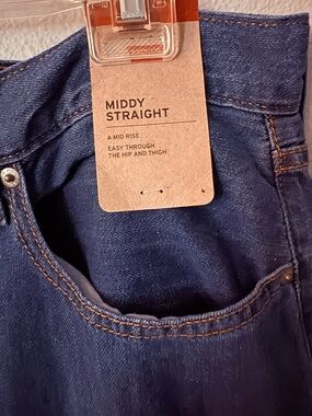 Levi's Middy Straight Women's size 31 Jeans NWT